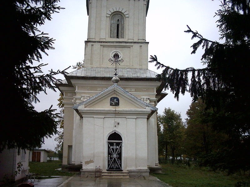 Biserica_mai_noua_de_zid_Banesti.jpg